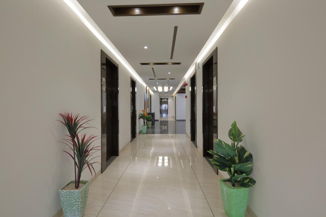 Hotel Pragati The Grand Ahmedabad Esterno foto