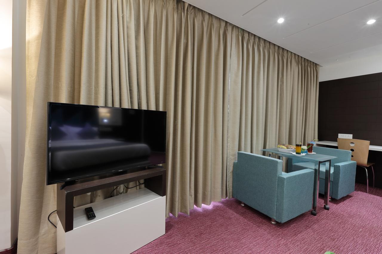 Hotel Pragati The Grand Ahmedabad Esterno foto